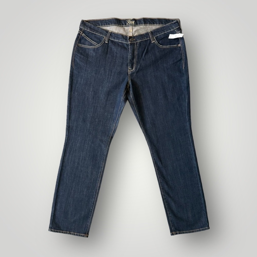 NEW PRICE!  NWT Old Navy Diva Jeans